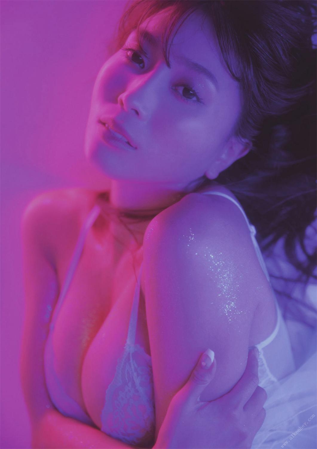 【デジタル限定】PECHE監修 森咲智美写真集『LOVE ART』 2022(2022-12-24)-漫画客