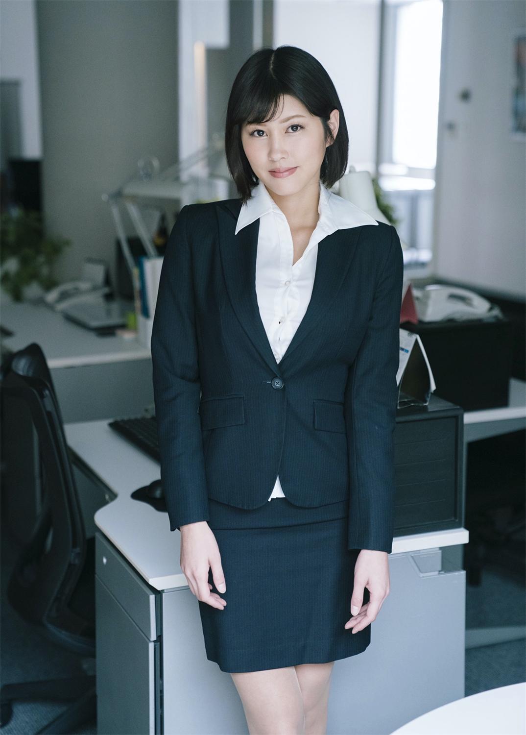 アサ芸SEXY女優写真集 美乃すずめ 愛人のスズメ-漫画客