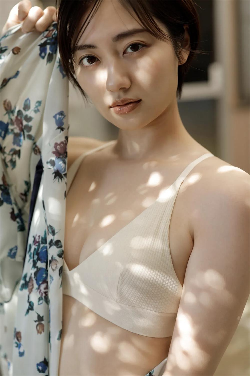 FRIDAYデジタル写真集 奥山かずさ 秘密の恋人 (20カット)-漫画客
