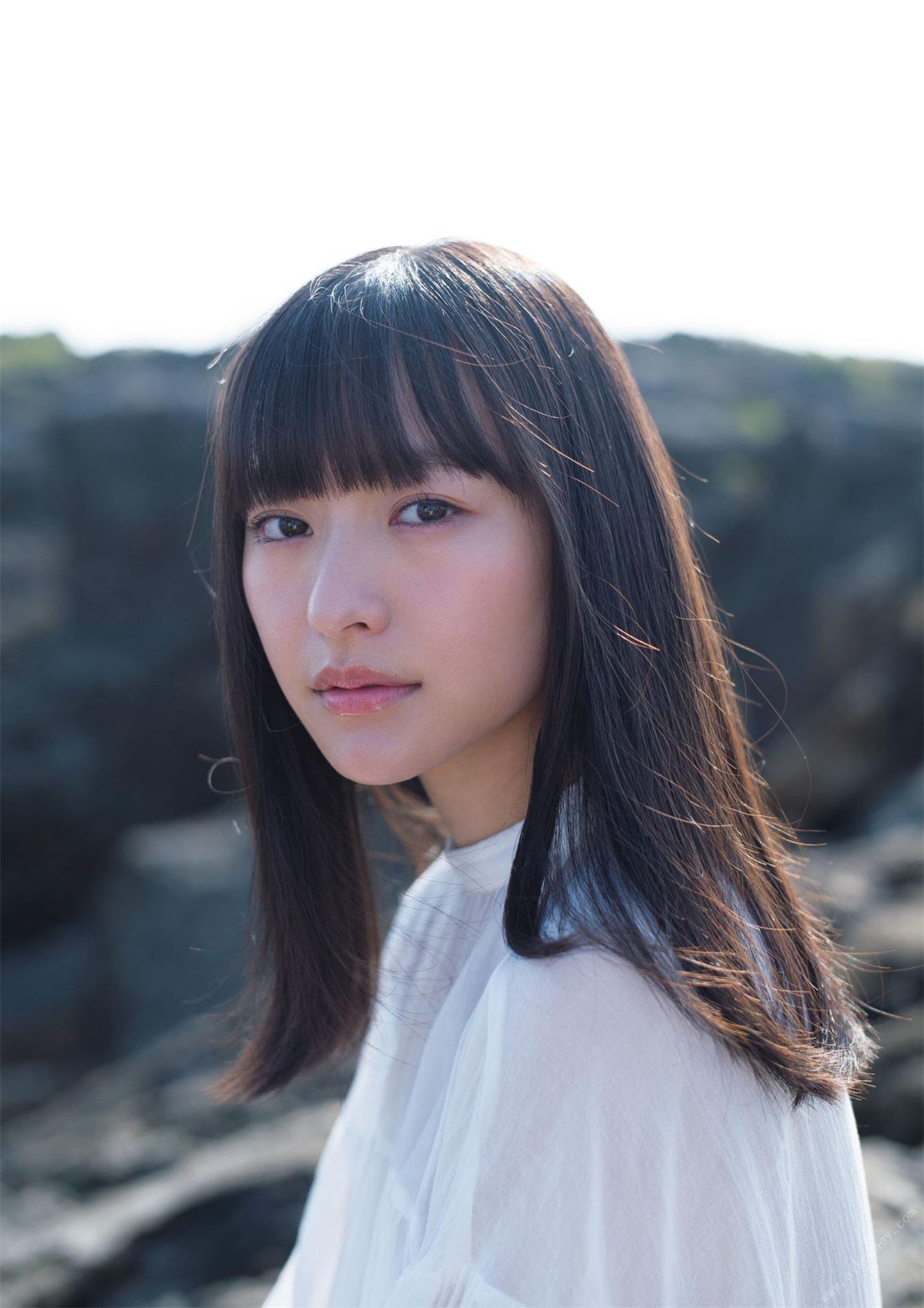 高崎かなみ1st写真集「カナミノナカミ」 週プレ PHOTO BOOK-漫画客