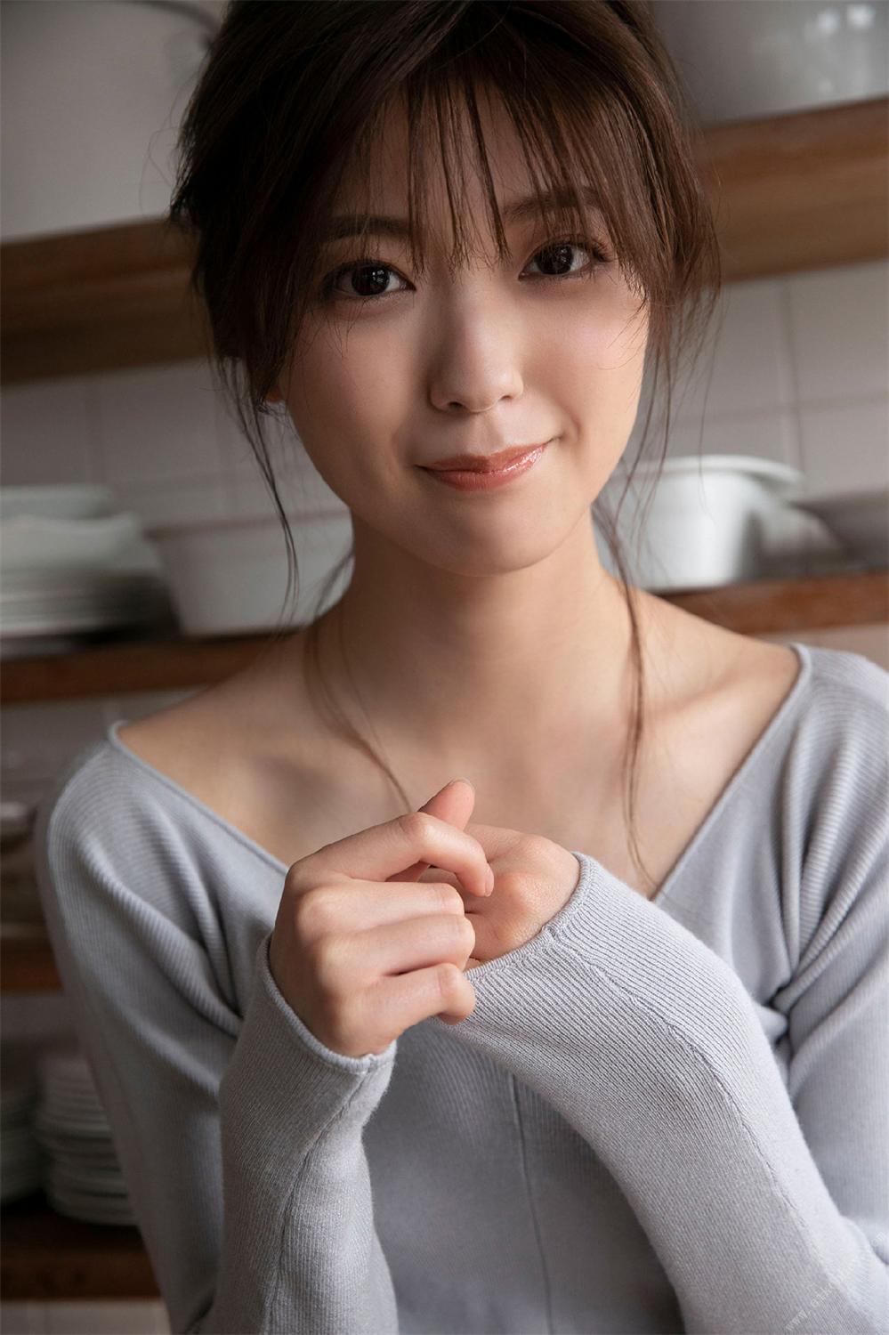 工藤美桜「オトナ色に咲く」ＦＲＩＤＡＹデジタル写真集  2021.06.23-漫画客